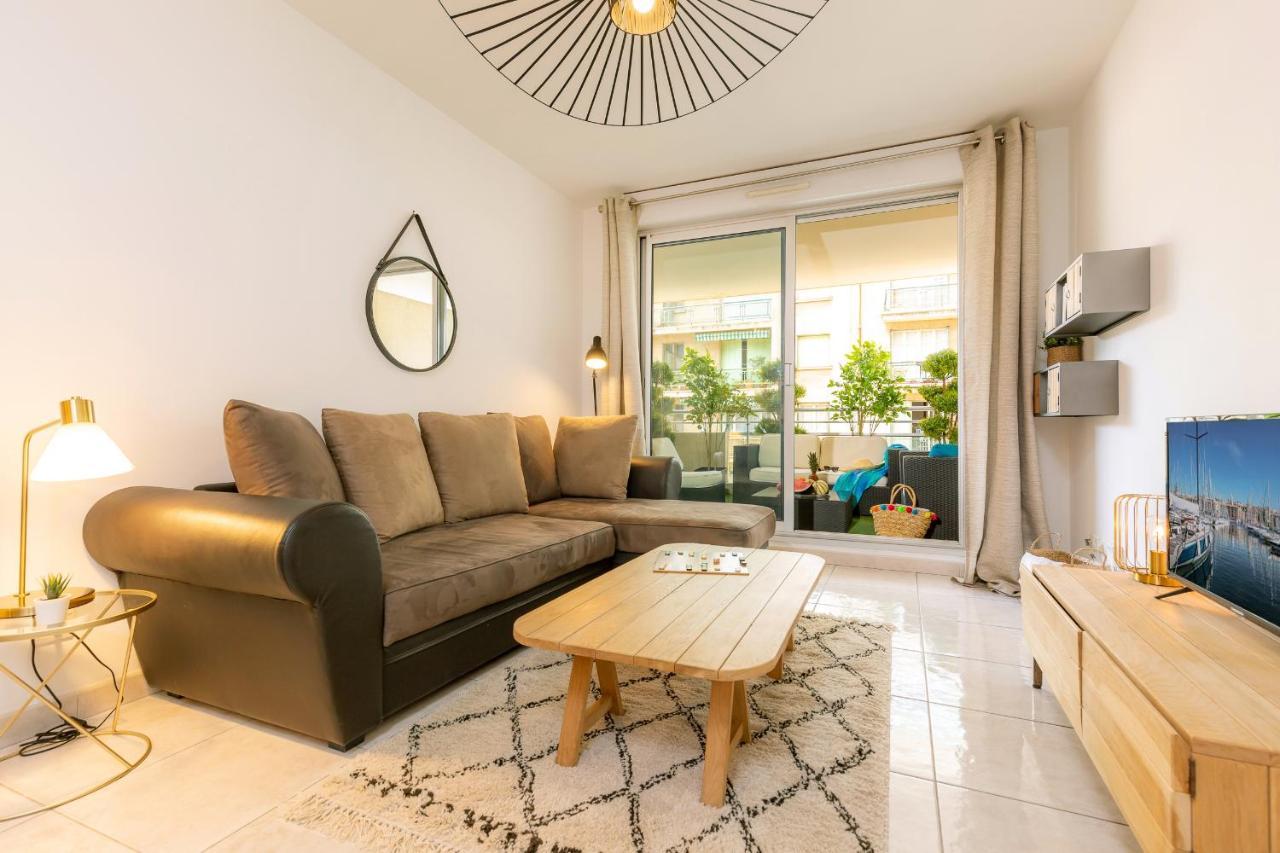 37 M2 With Terrace Near Velodrome Marseille